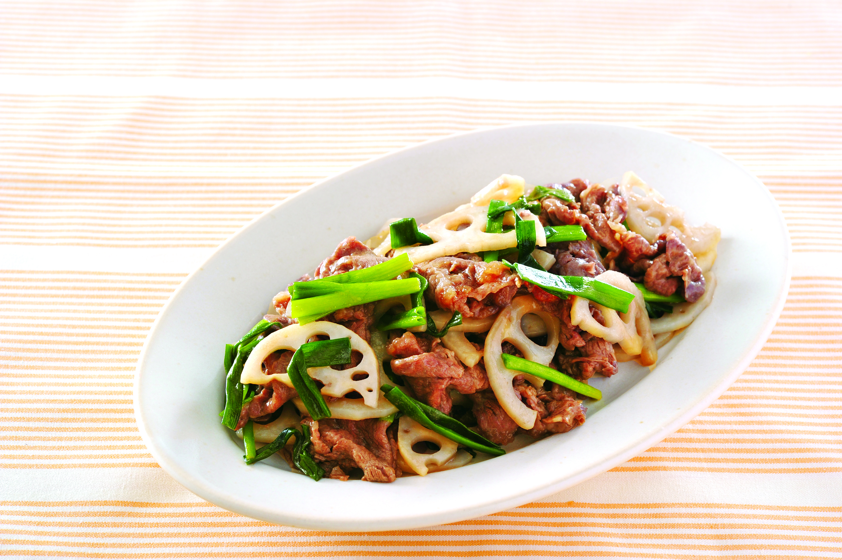 牛肉とれんこんの中華風レンジ炒め 管理栄養士監修 カーブスたんぱくレシピ